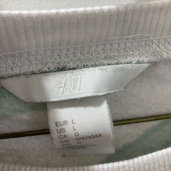 H&M L light grey tropical print sweatshirt - Picture 2 of 4